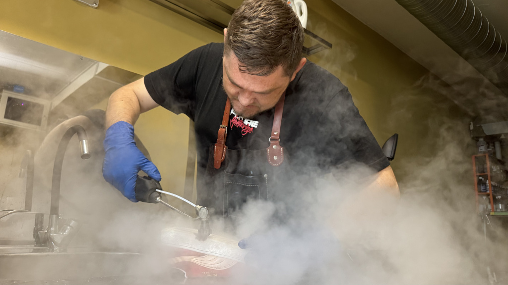 Чистим подошву паром