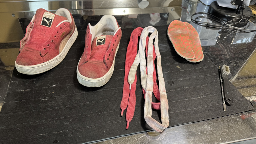 Кеды перед чисткой